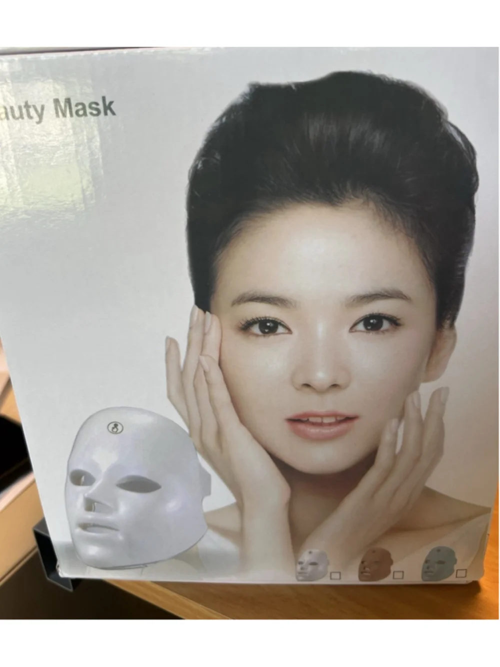 Beauty Mask 7 -Color LED One-Button Operation Portable and Rechargeable